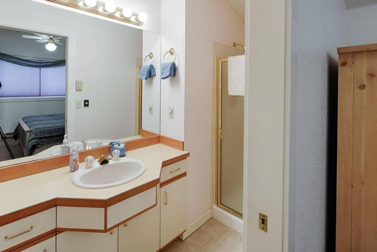 Evergreen House by Casago McCall - Donerightmanagement - Housity