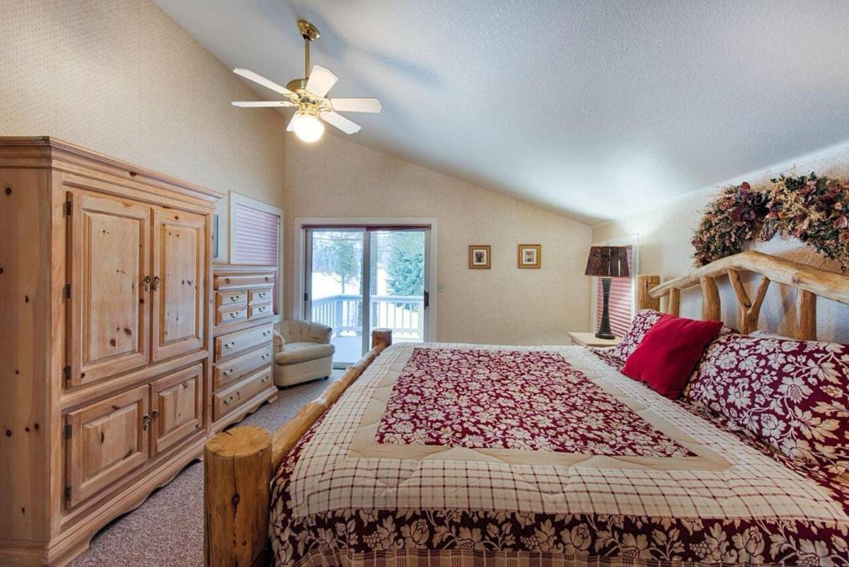 Evergreen House by Casago McCall - Donerightmanagement - Housity