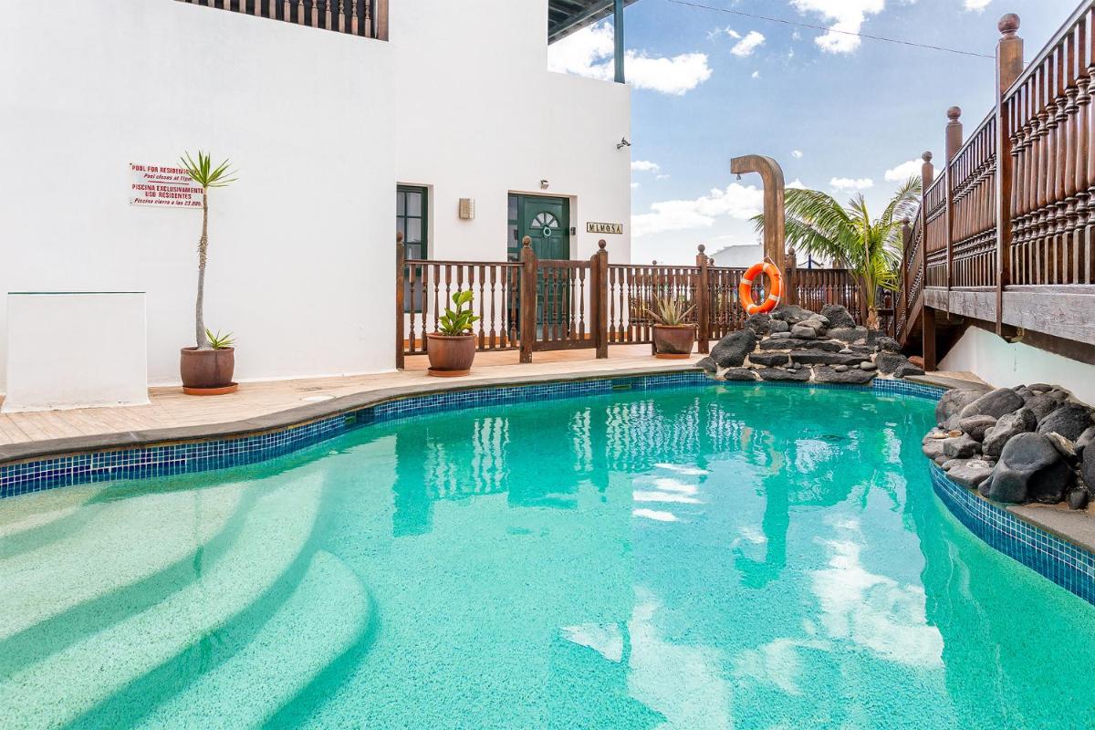 Casa Lila - Shared Pool - Close to Seafront Promenade - Sea Views from upper terrace - Housity
