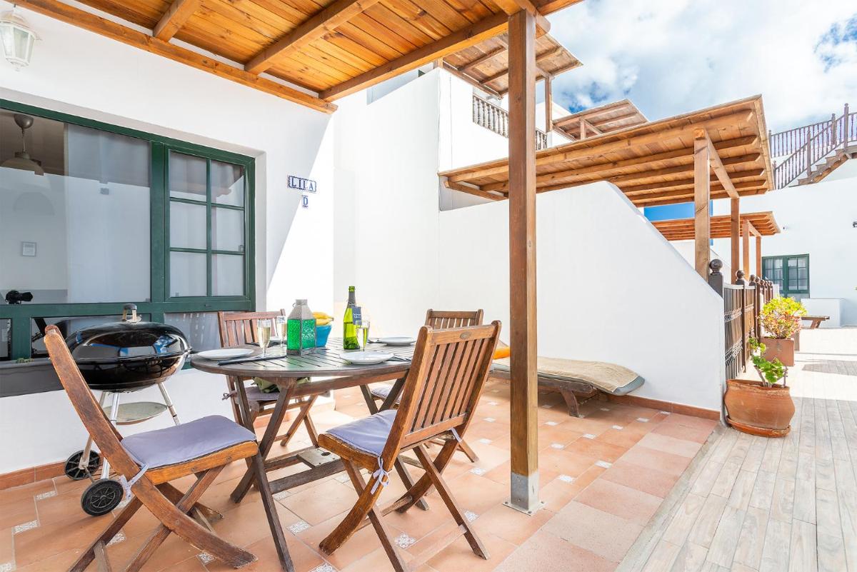 Casa Lila - Shared Pool - Close to Seafront Promenade - Sea Views from upper terrace - Housity