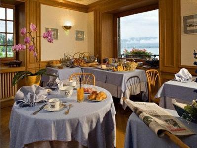 Hôtel Restaurant Du Port - Housity