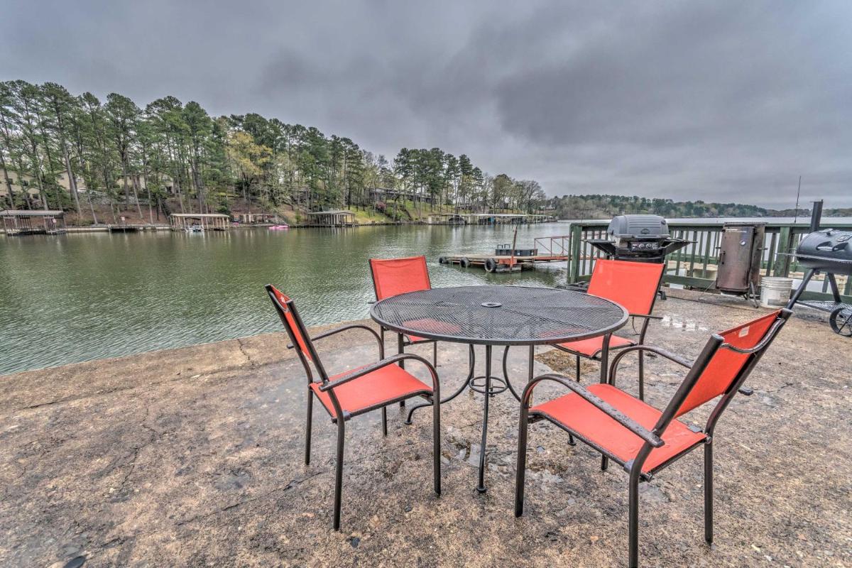 Mod Hot Springs Condo with Dock on Lake Hamilton! - Housity