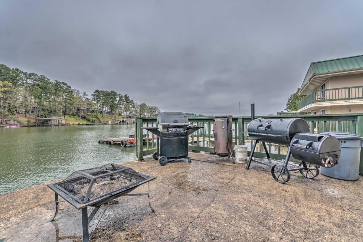 Mod Hot Springs Condo with Dock on Lake Hamilton! - Housity