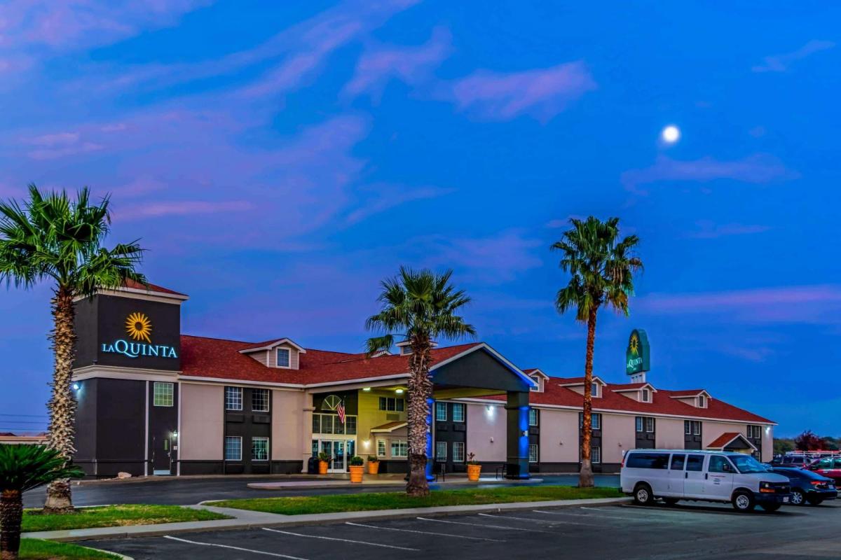 La Quinta Inn by Wyndham San Antonio Brooks City Base - Housity