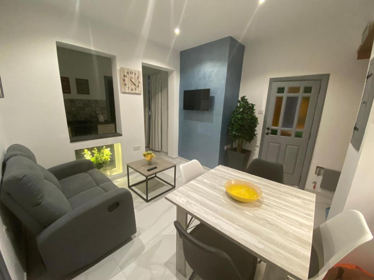 Cosy private townhouse in heart of Senglea - Housity