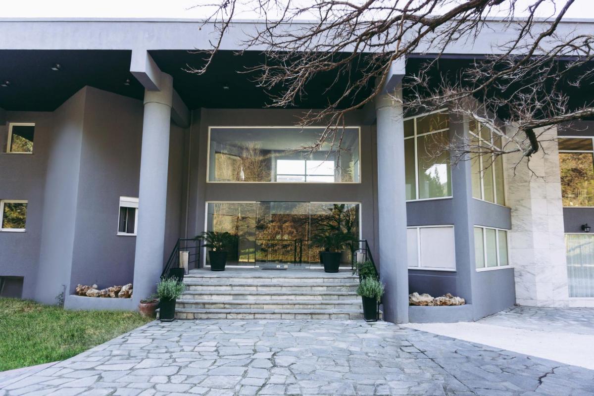 Pravi Hotel - Housity