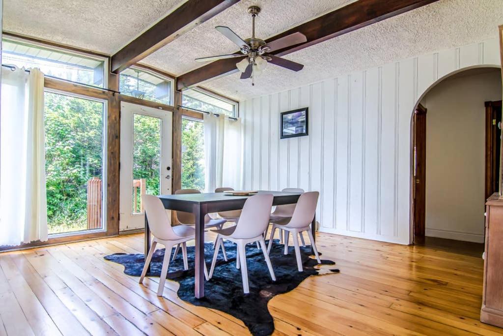 Suitetrails - The Perfect Ski Getaway: Cozy Cottage With a View