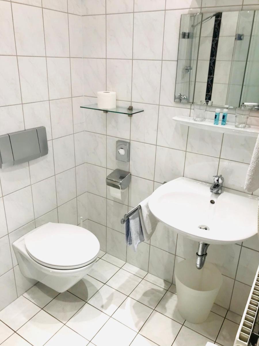 Hotel Bairischer Hof - Housity