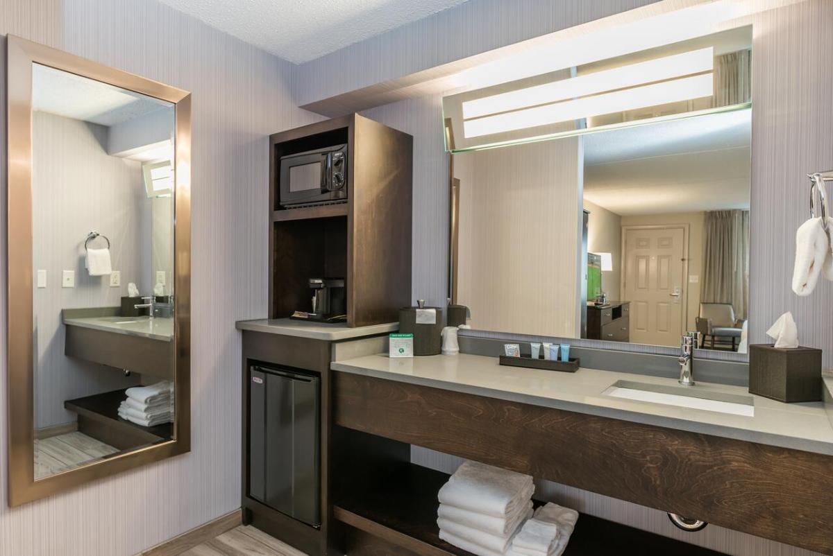 Rockport Inn and Suites - Housity