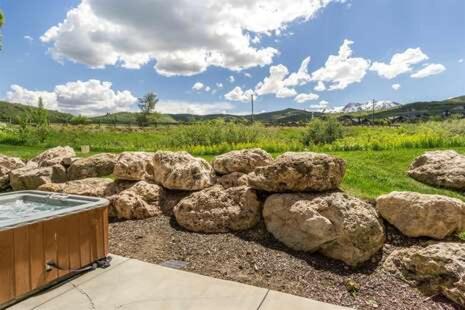 3 Bedroom Condo Just 10 Minutes from Snowbasin Resort,LS 15 - Housity