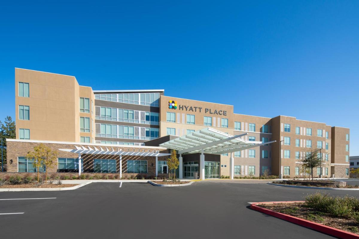 Hyatt Place Bakersfield - Housity
