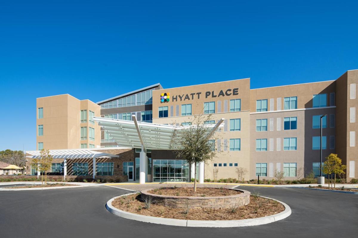 Hyatt Place Bakersfield - Housity