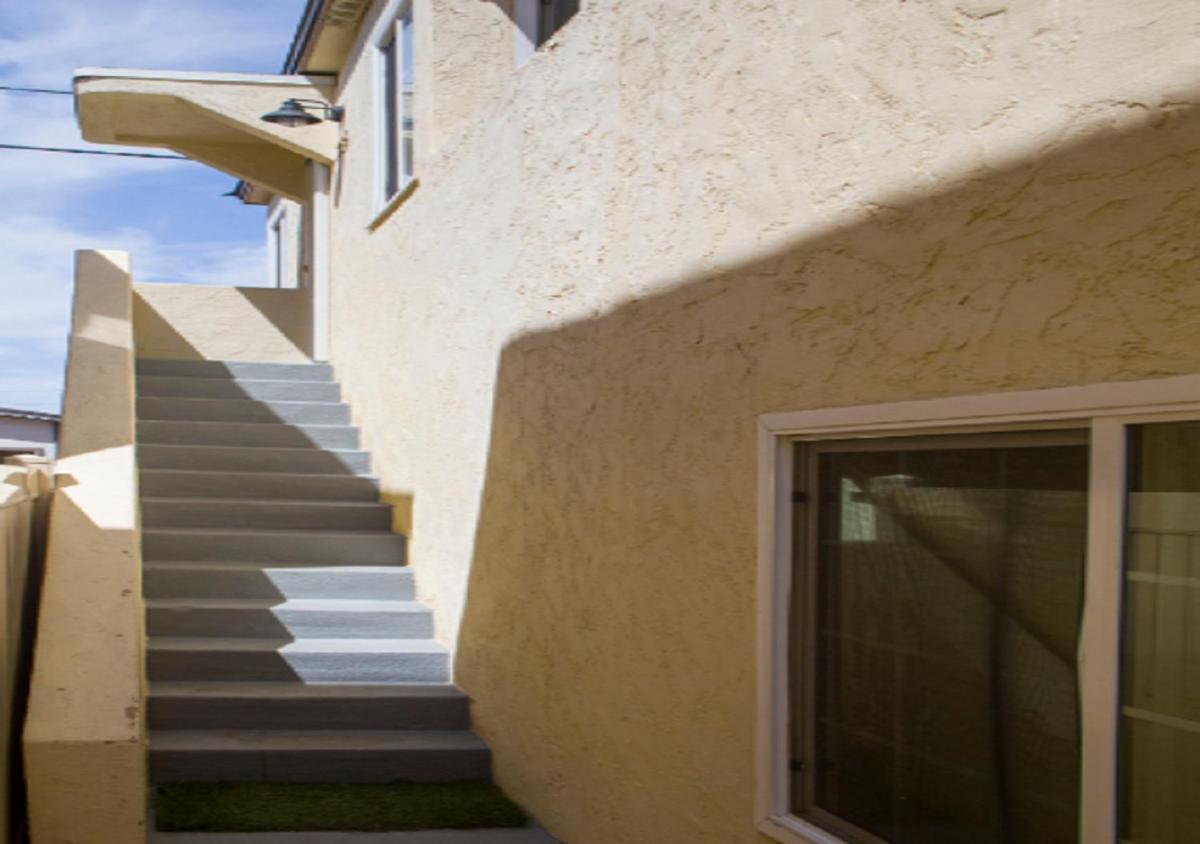 MB Jamaica FLAT - Steps 2 Mission Beach - Housity