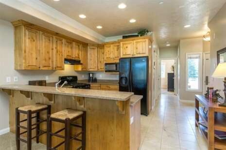 Beautiful Huntsville Vacation Rental 10 Mins from Snowbasin LS 40 - Housity