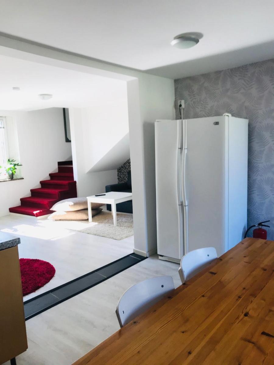 Lägenhet med trädgård och egen parkering - Housity