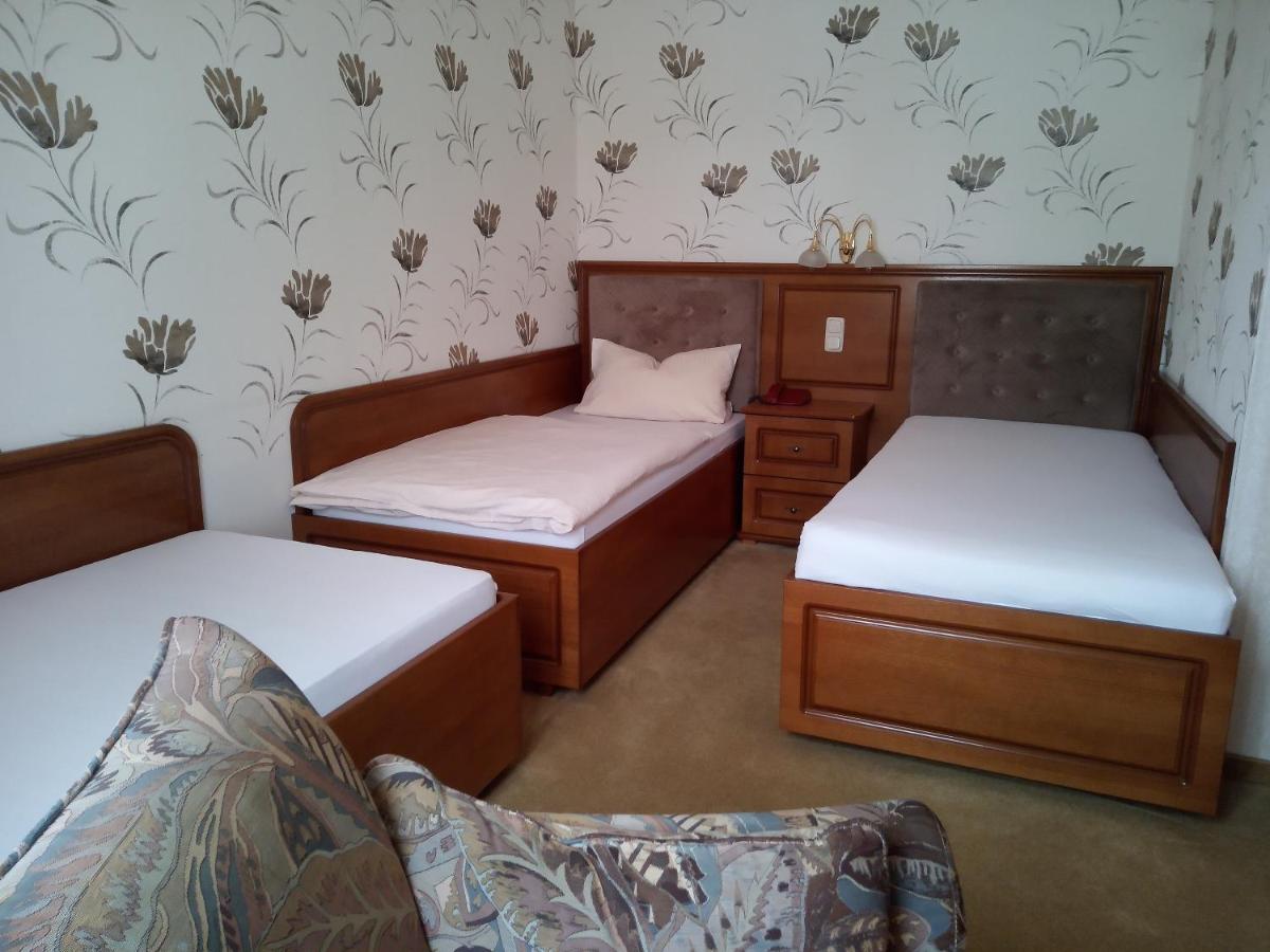 Hotel Stadt Lügde - Housity