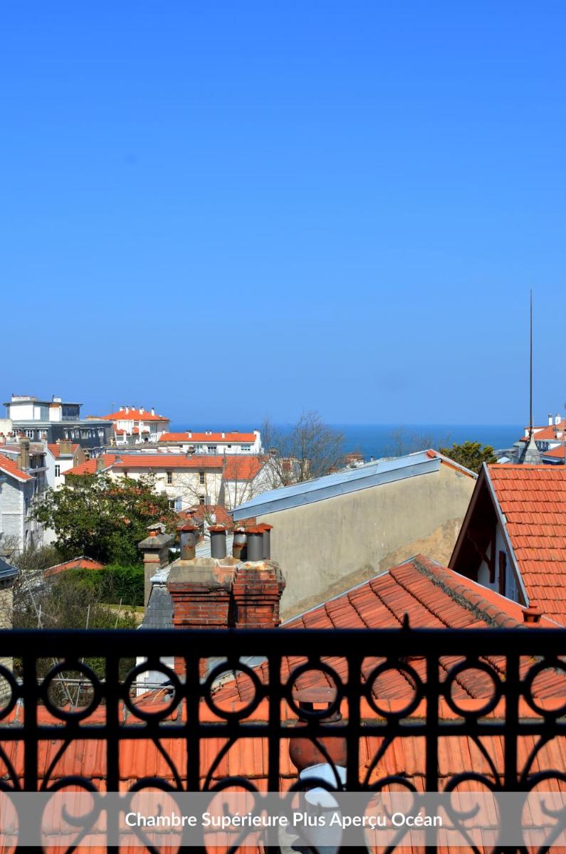 Vue générale sur la mer ou vue sur la mer prise depuis l'hôtel