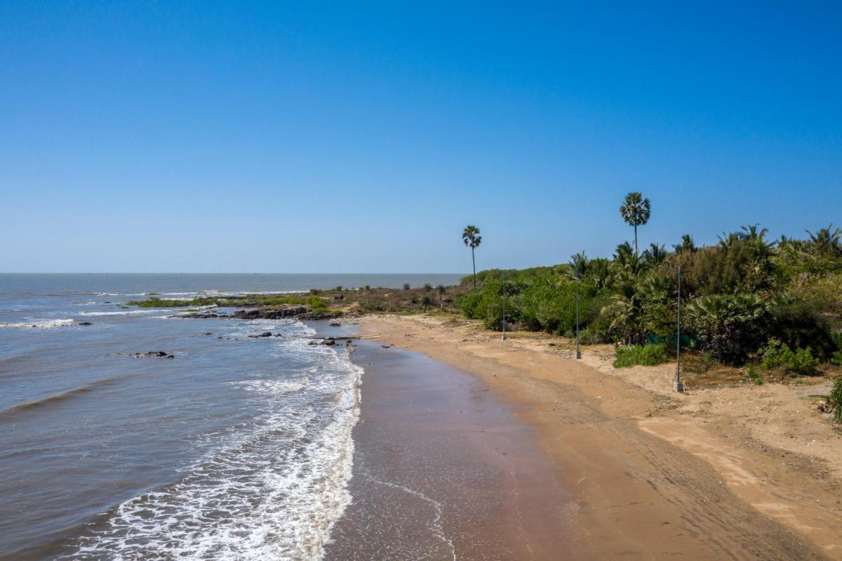 amã Stays & Trails, Beach House Madh Island - Housity