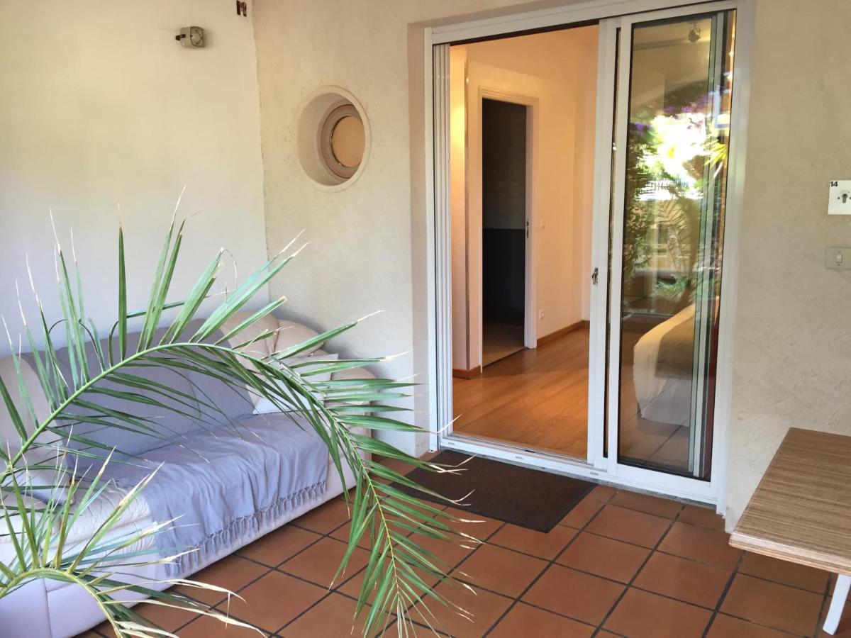 Coin salon dans l'établissement Hôtel Beau Soleil