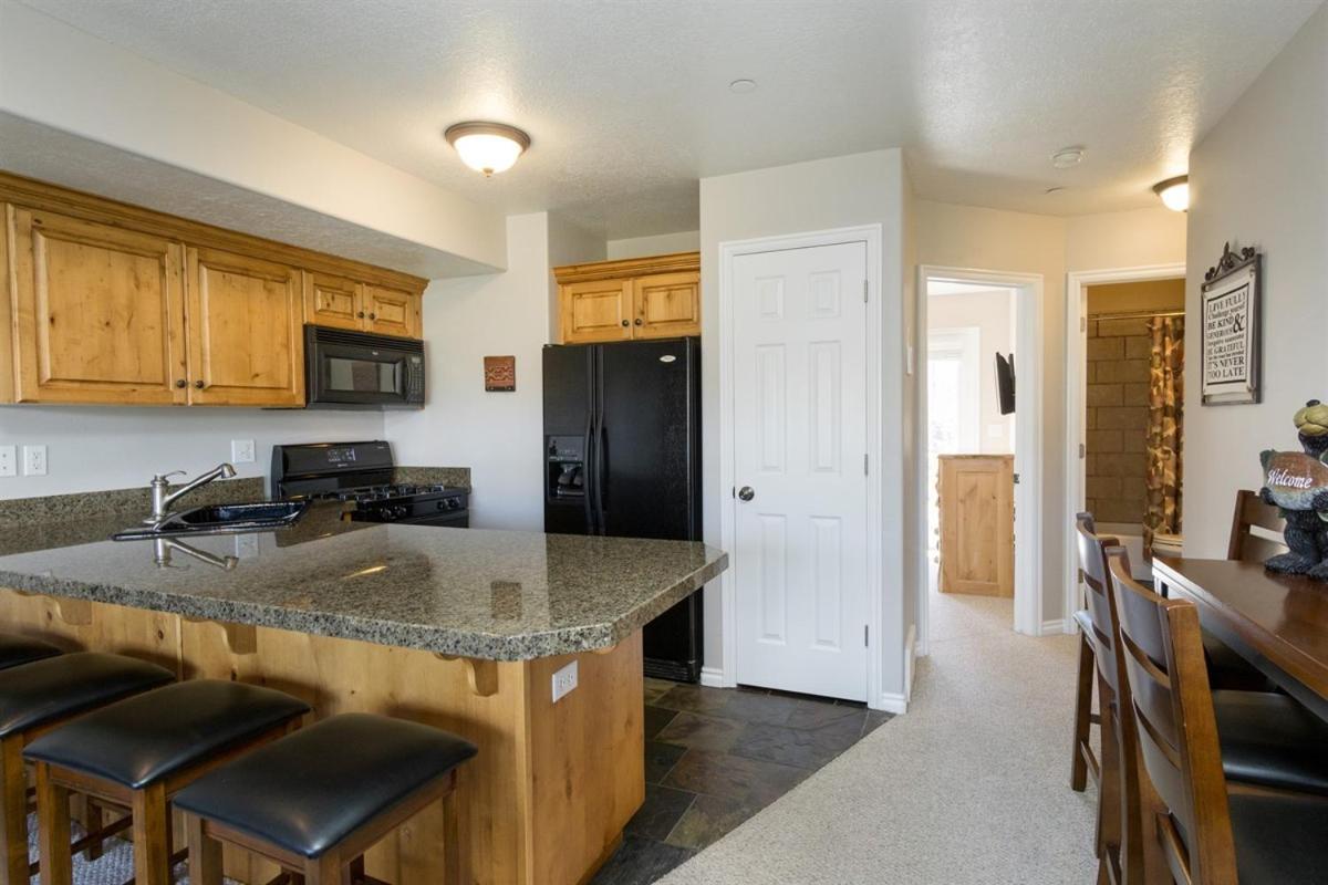Suitetrails - 2 Bedroom Condo Sleeps 6 - Eden, Utah Vacation Rentals near Powder Mountain 802