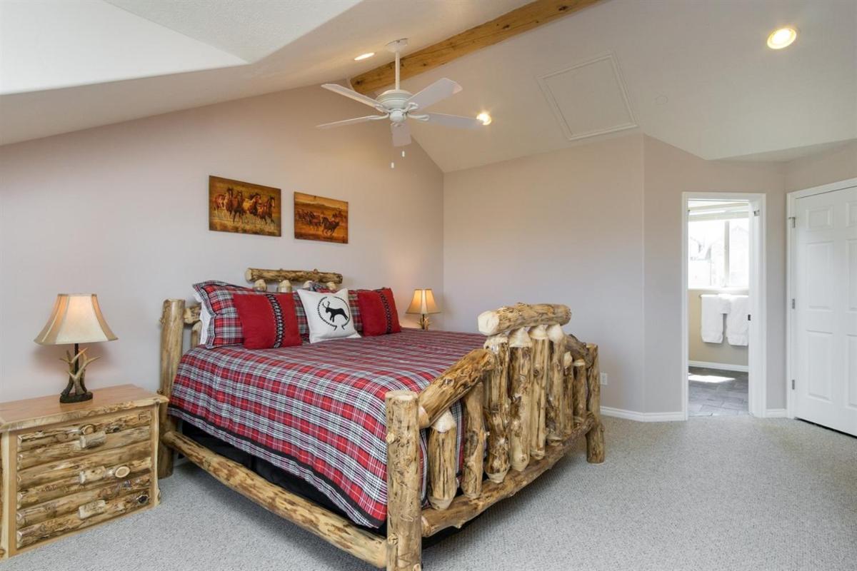 Suitetrails - 2 Bedroom Condo Sleeps 6 - Eden, Utah Vacation Rentals near Powder Mountain 802