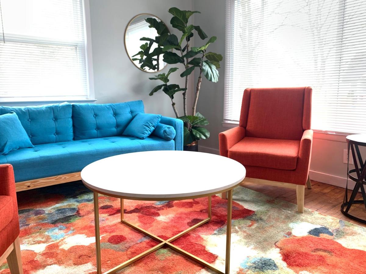 The Modern Stylish Gem Of Pontiac - 5 Min To GM - Housity