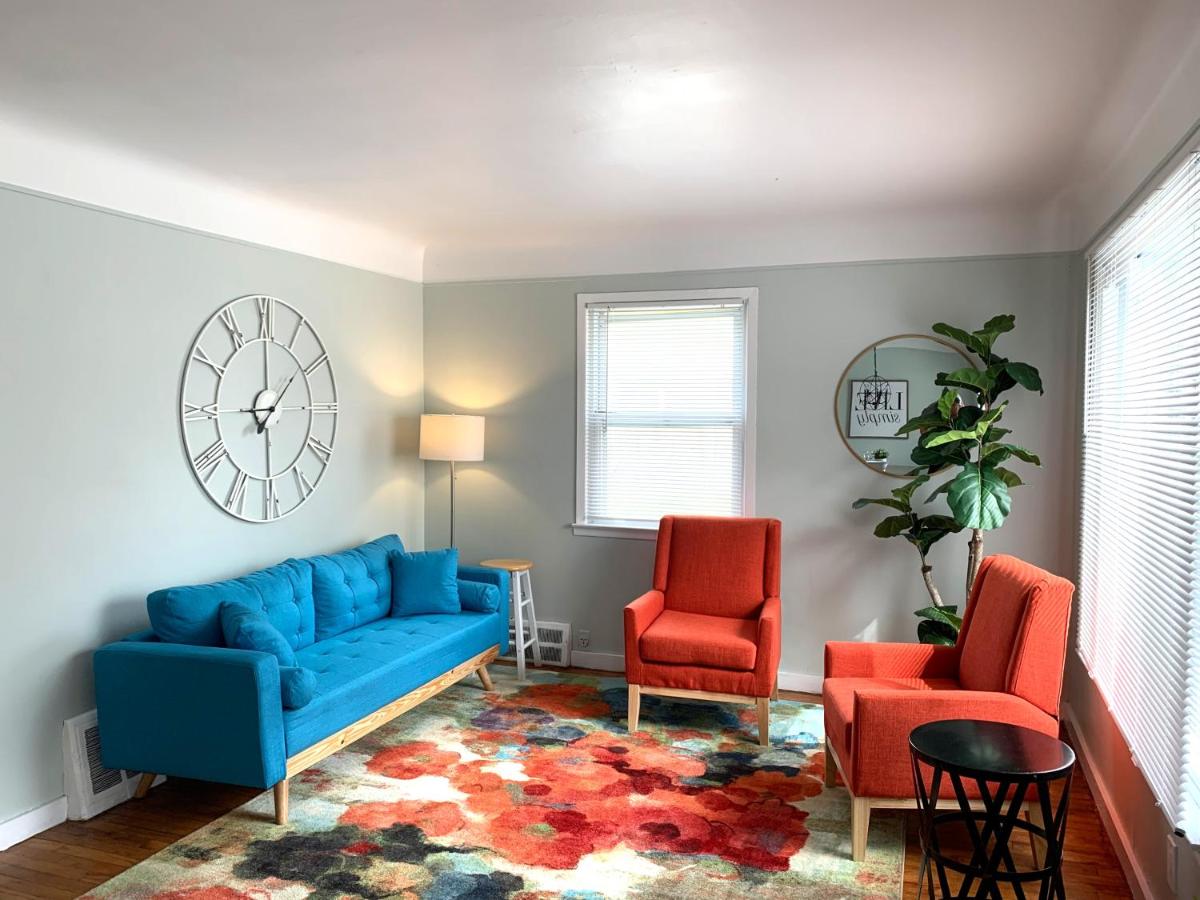The Modern Stylish Gem Of Pontiac - 5 Min To GM - Housity