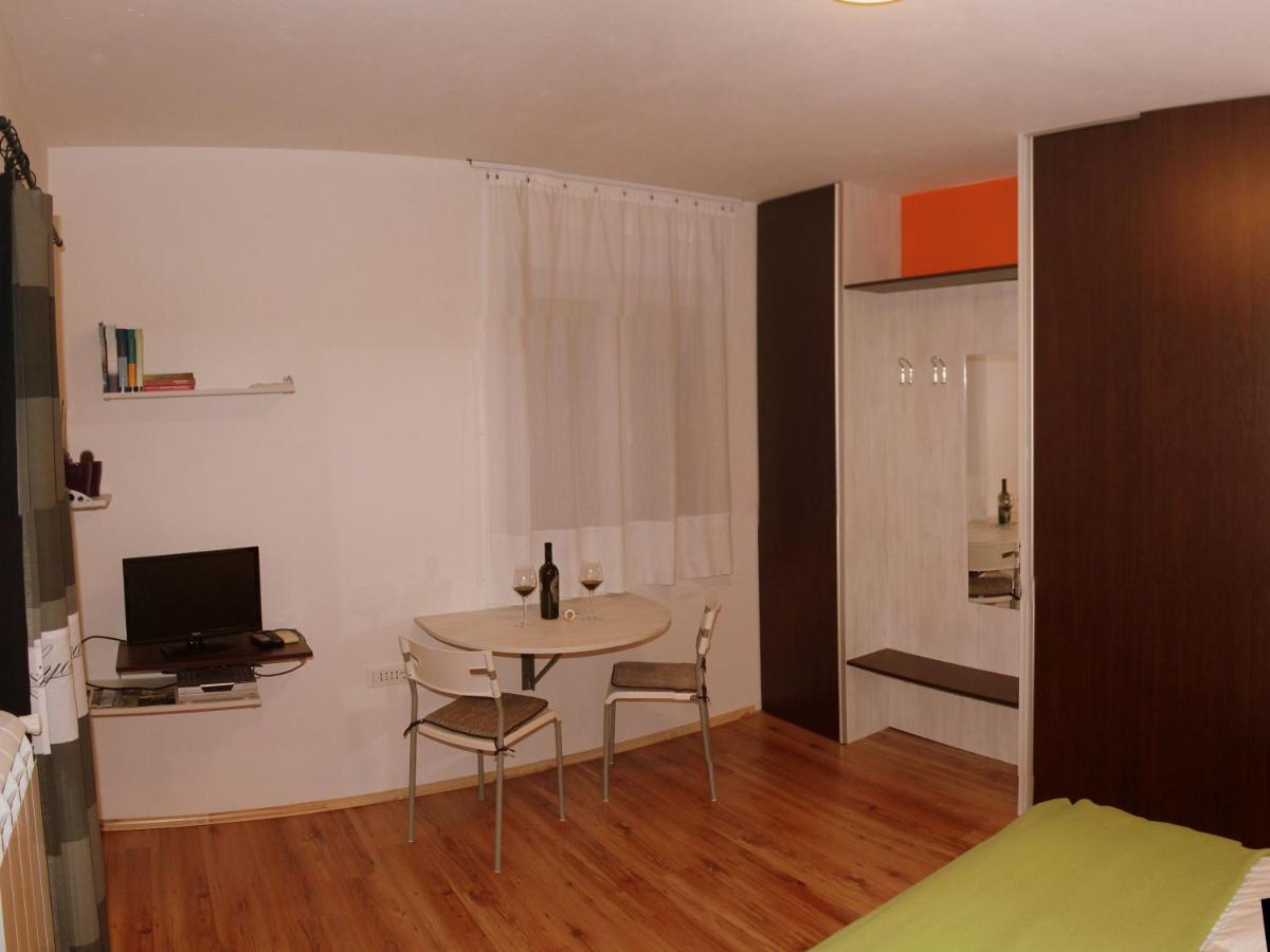 Apartment Studio Fuart - Housity
