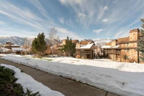 Wolf Creek Condo 306: Remodeled Vacation Condo - Powder Mountain Lodging - Housity
