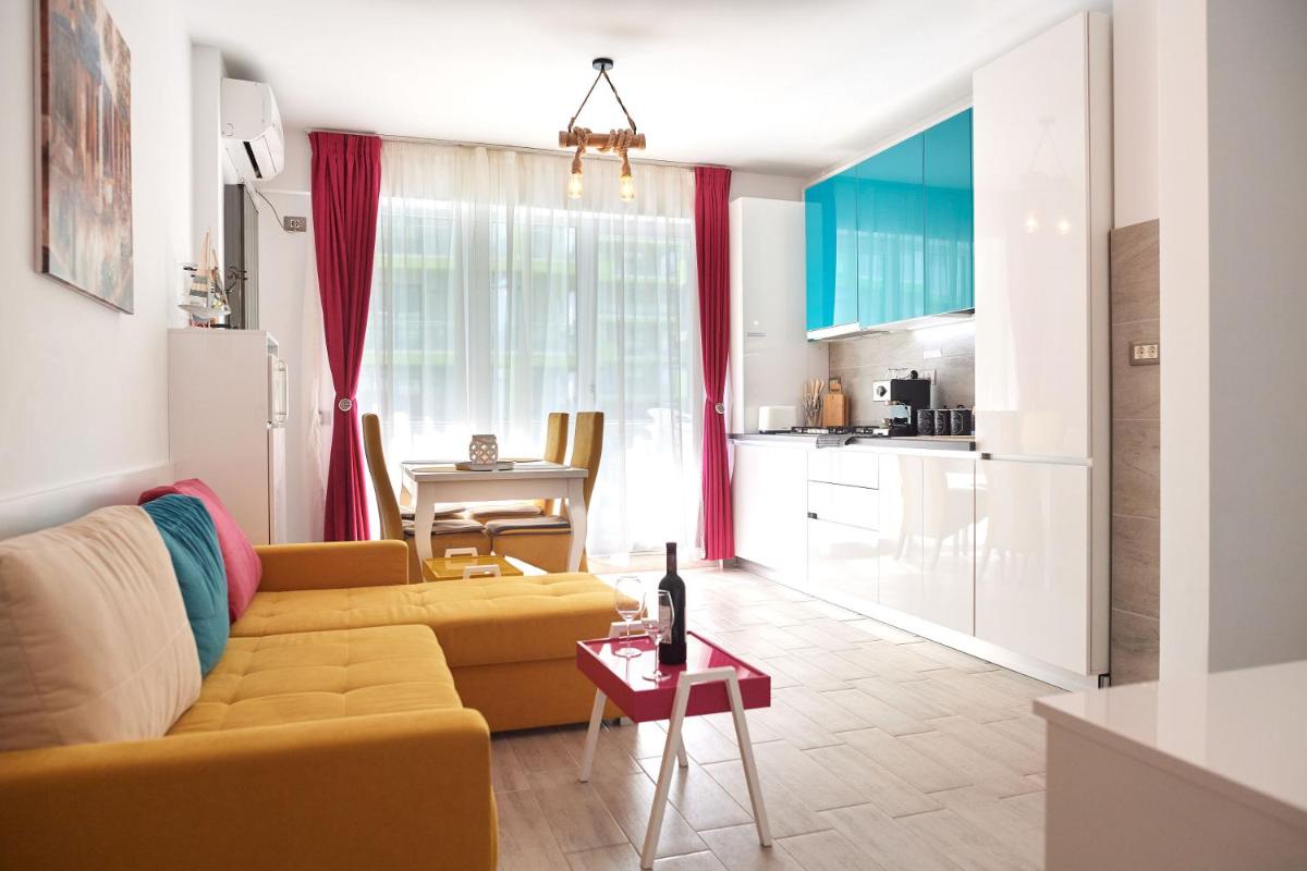 Apartament Sunshine - Spa n Pool Beach resort, vedere la mare, 3 camere - Hizvo