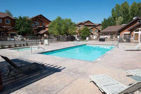 2 Bedroom Condo Sleeps Up to 7 - Perfect Snowbasin Lodging Ls46 - Housity