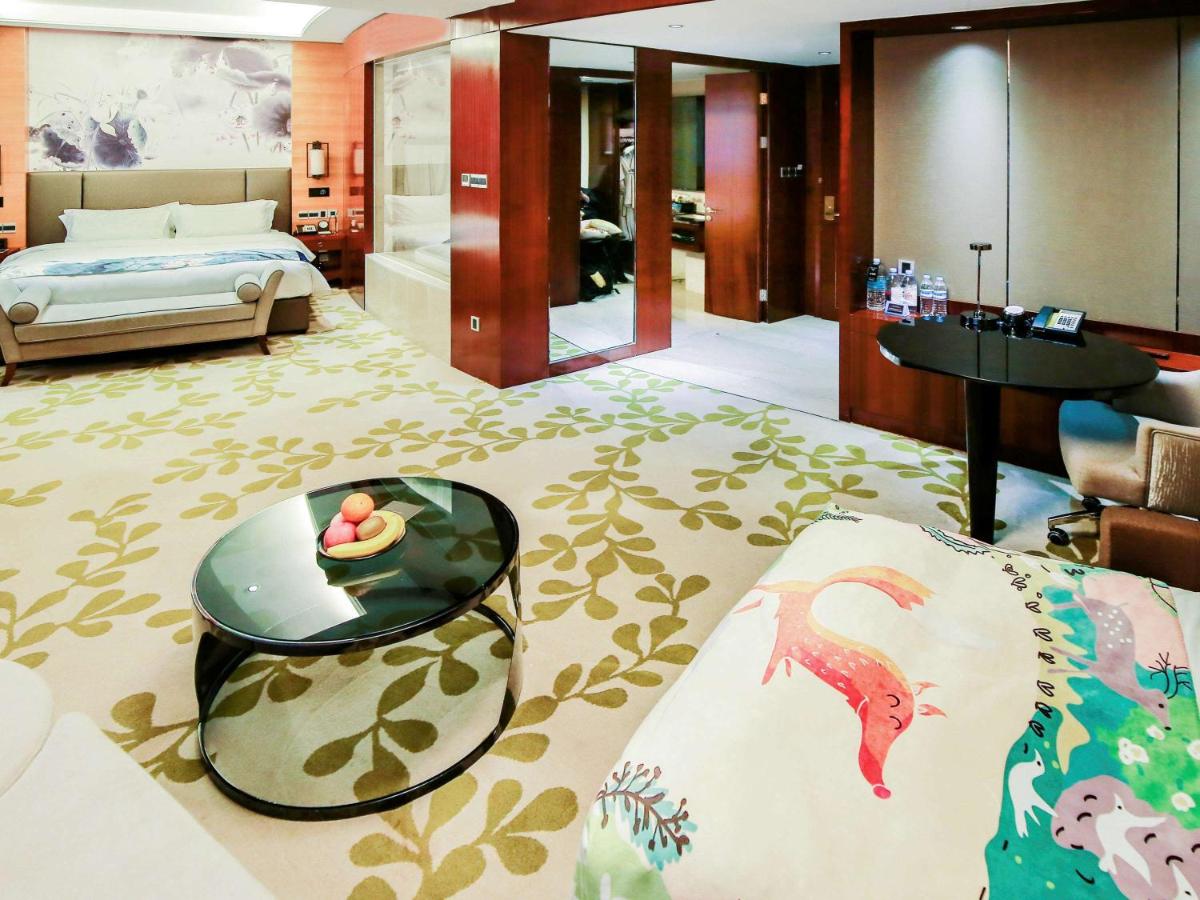 Enlux Hotel - Housity