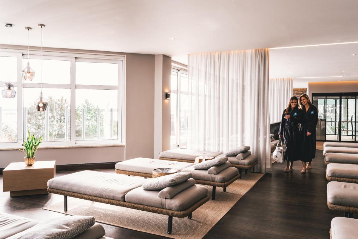 Ein Sitzbereich in der Unterkunft Hotel Gran BelVeder & Ostsee Therme Resort & Spa