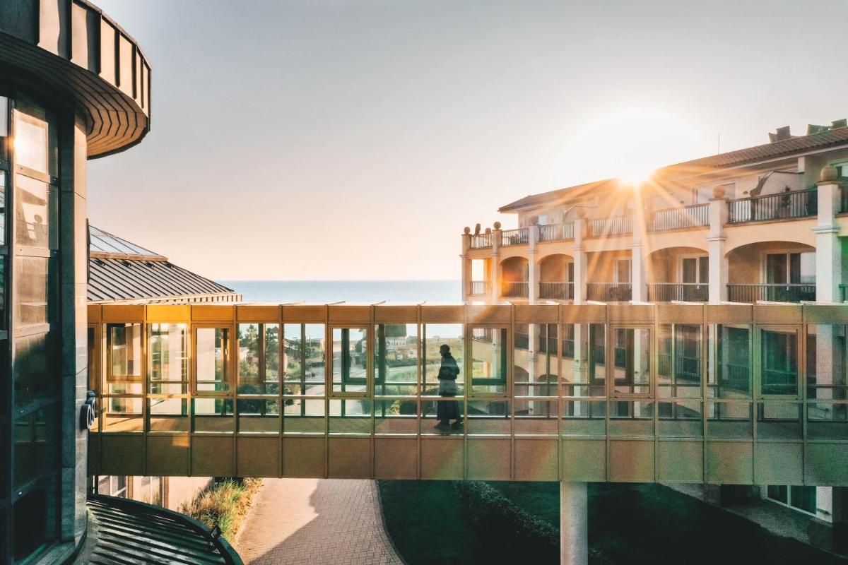 Ein Balkon oder eine Terrasse in der Unterkunft Hotel Gran BelVeder & Ostsee Therme Resort & Spa