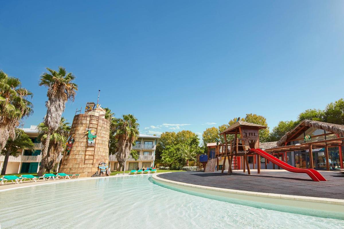 Piscina en o cerca de PortAventura Hotel Caribe - Includes unlimited access to PortAventura Park & 1 access to Ferrari Land