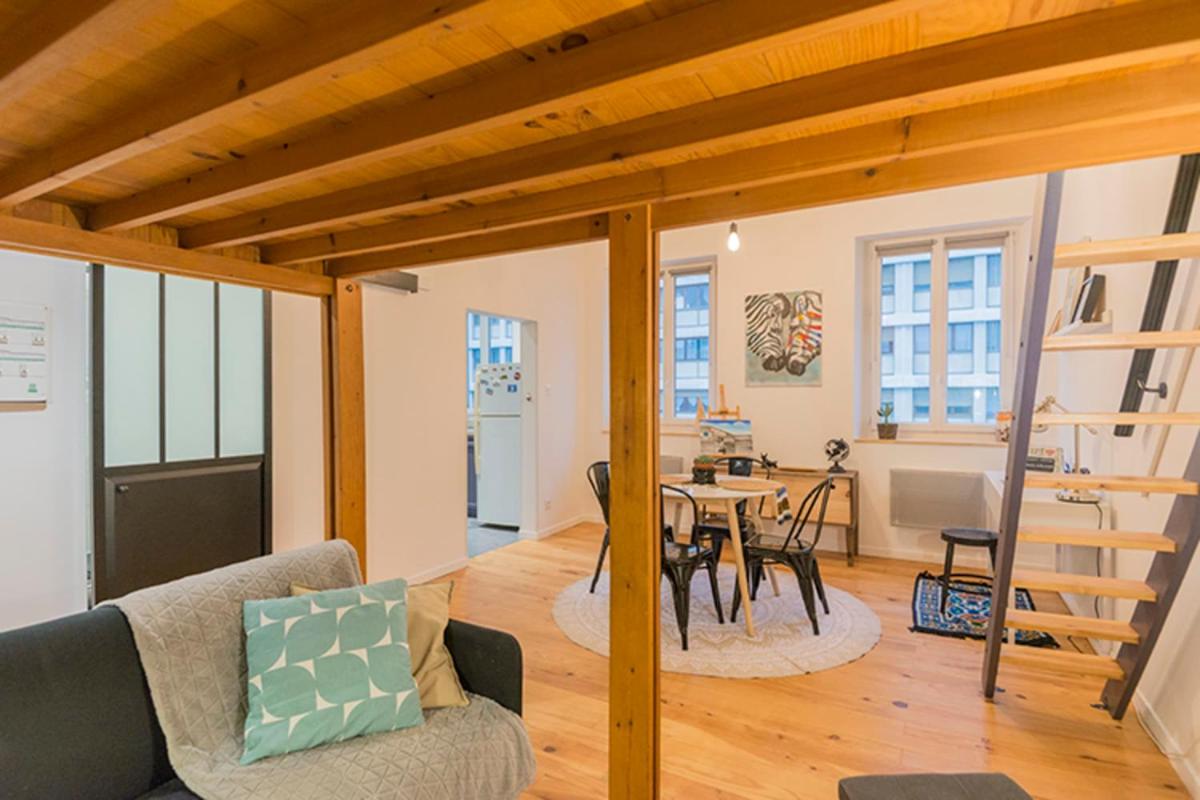 Design And Air Conditioned Apartment - Housity
