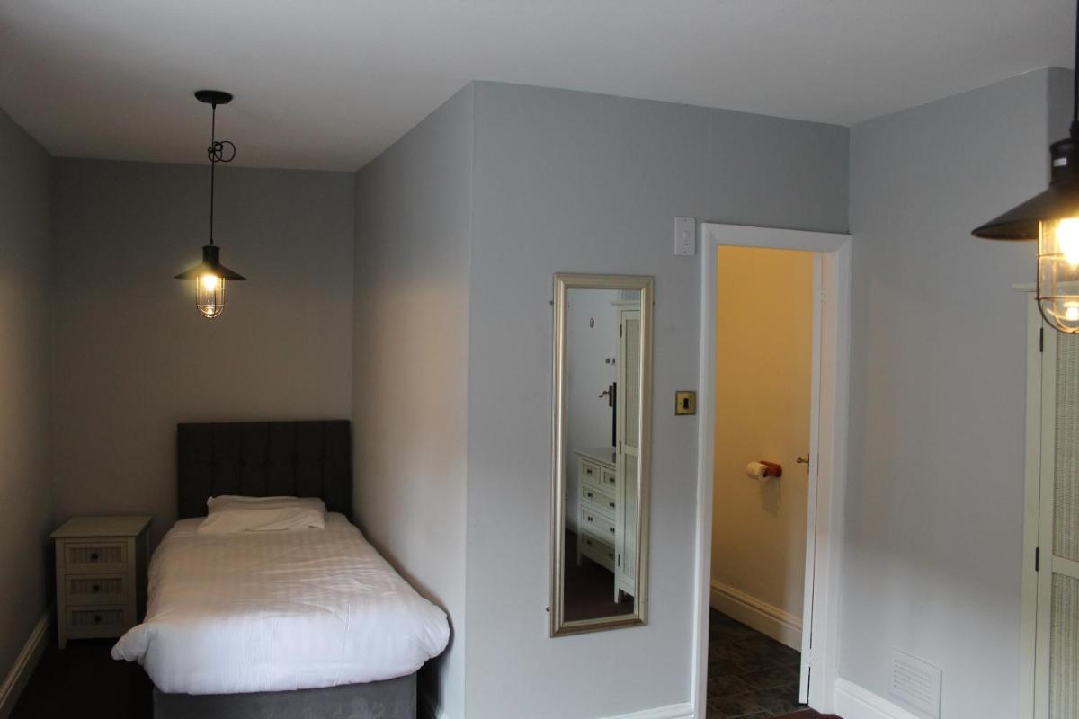The Royal Oak - Housity