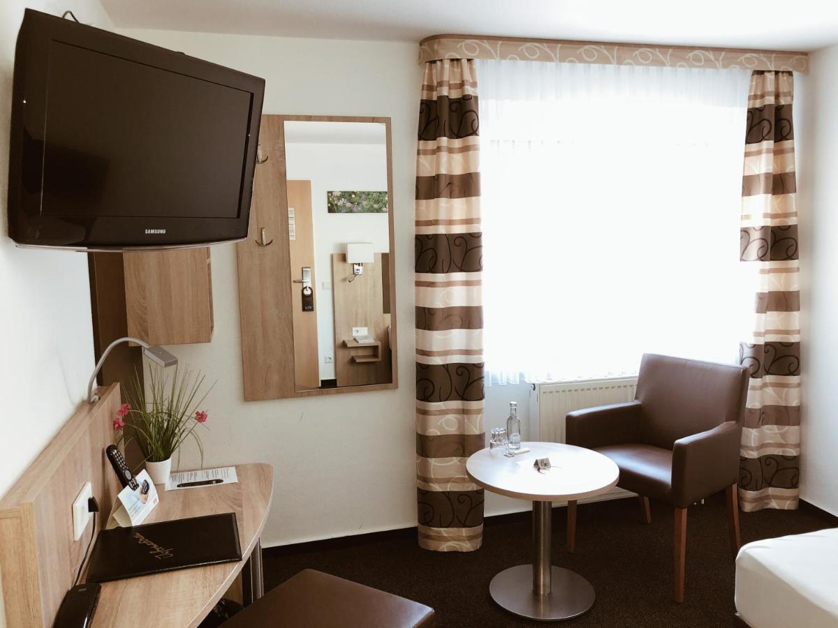 Hotel Pfennigskrug - Housity