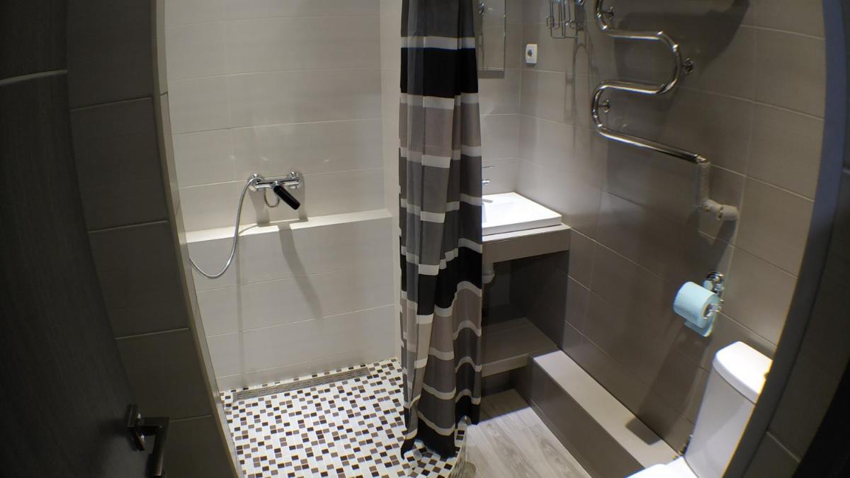 Suitetrails - 2 badroom KR Apartments on Metalurhiv 19