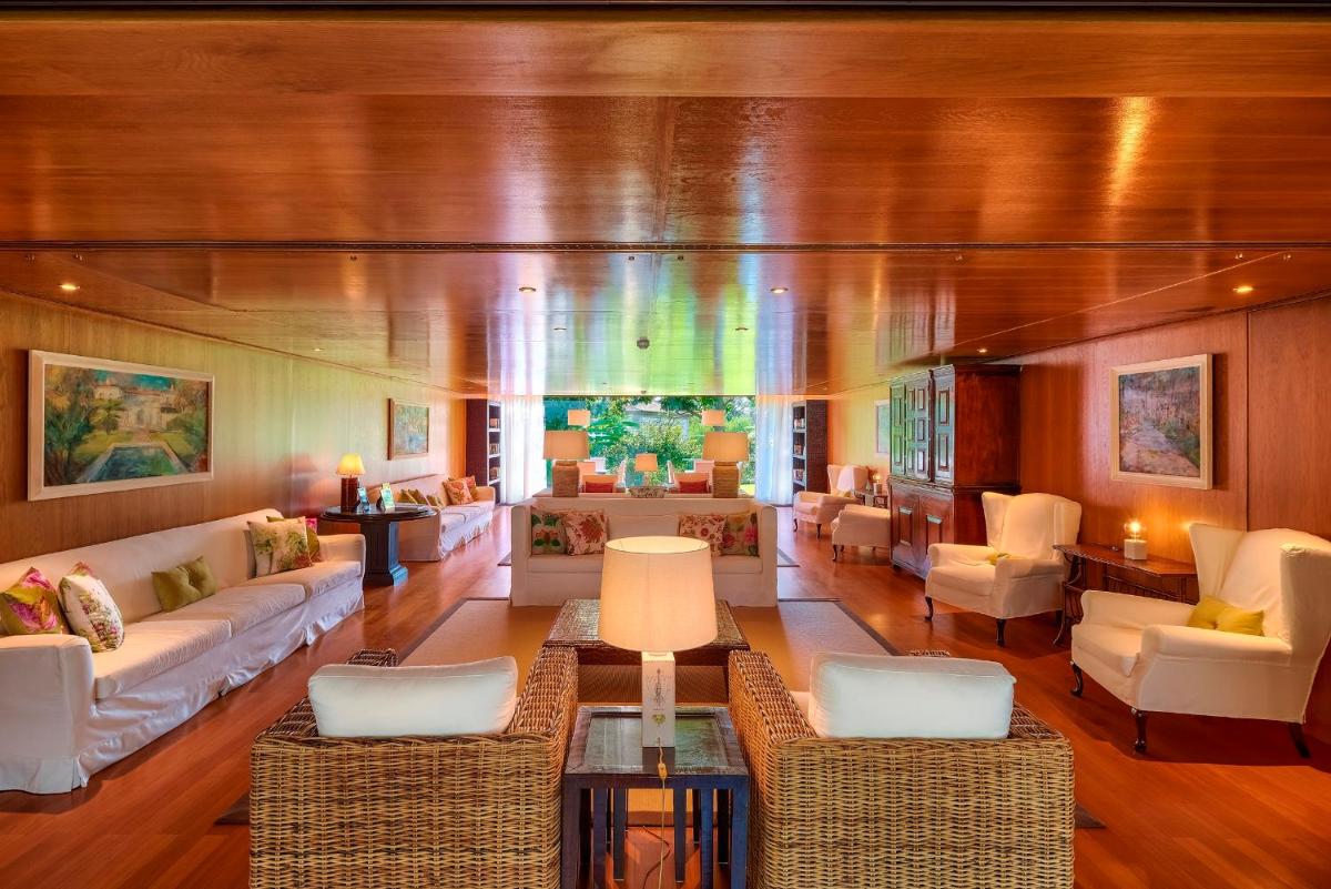 Uma área de estar em Quinta da Casa Branca - Small Luxury Hotels of the World