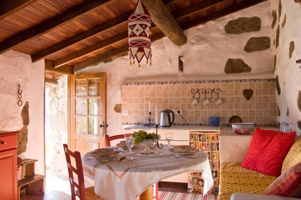 Cozy stone house in the mountains - Housity