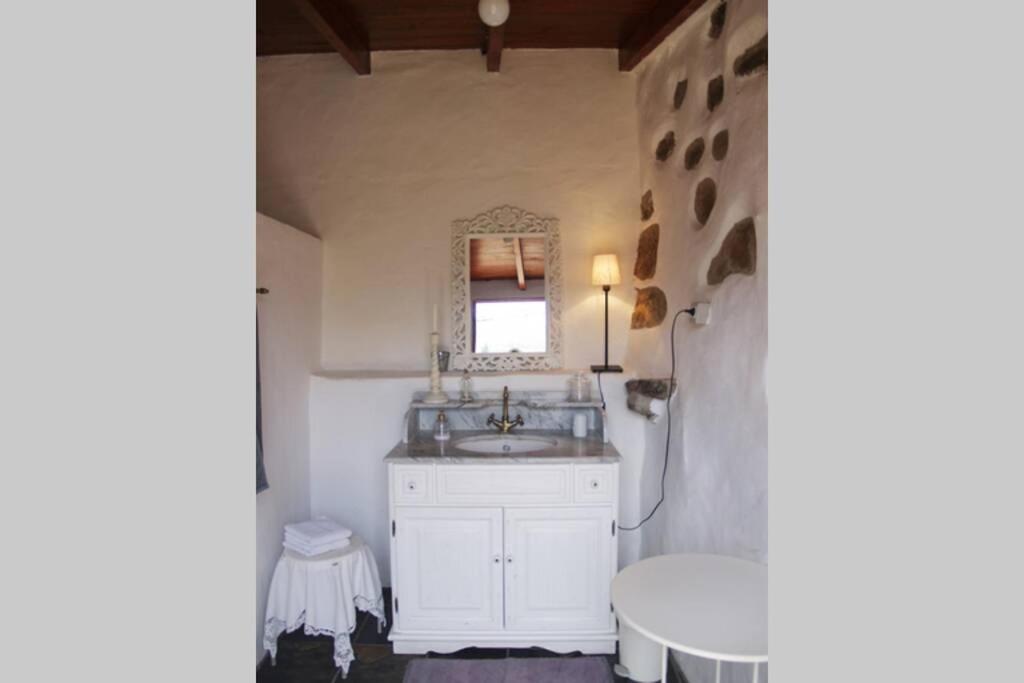 Cozy stone house in the mountains - Housity