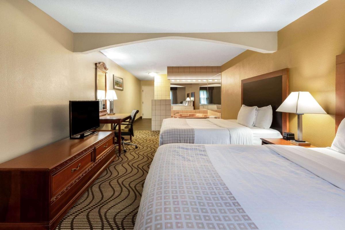 La Quinta Inn by Wyndham Sandusky near Cedar Point - Housity