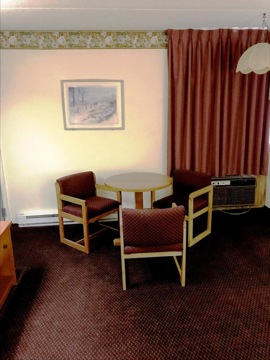 Adirondack Efficiencies - Housity