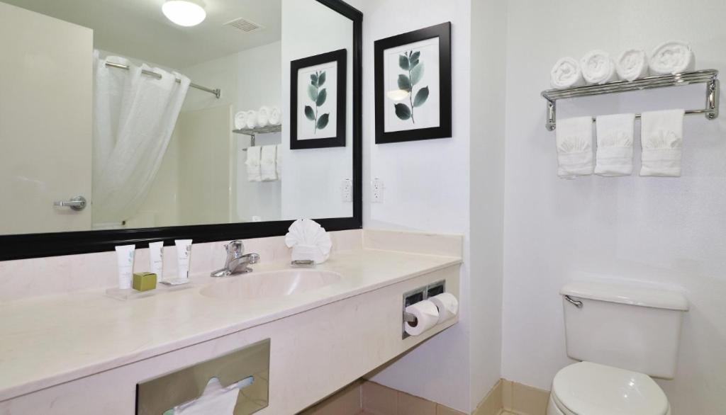 Country Inn & Suites by Radisson, Jacksonville, FL - Housity