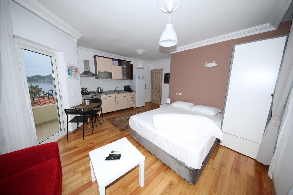 Kale Apart - Housity