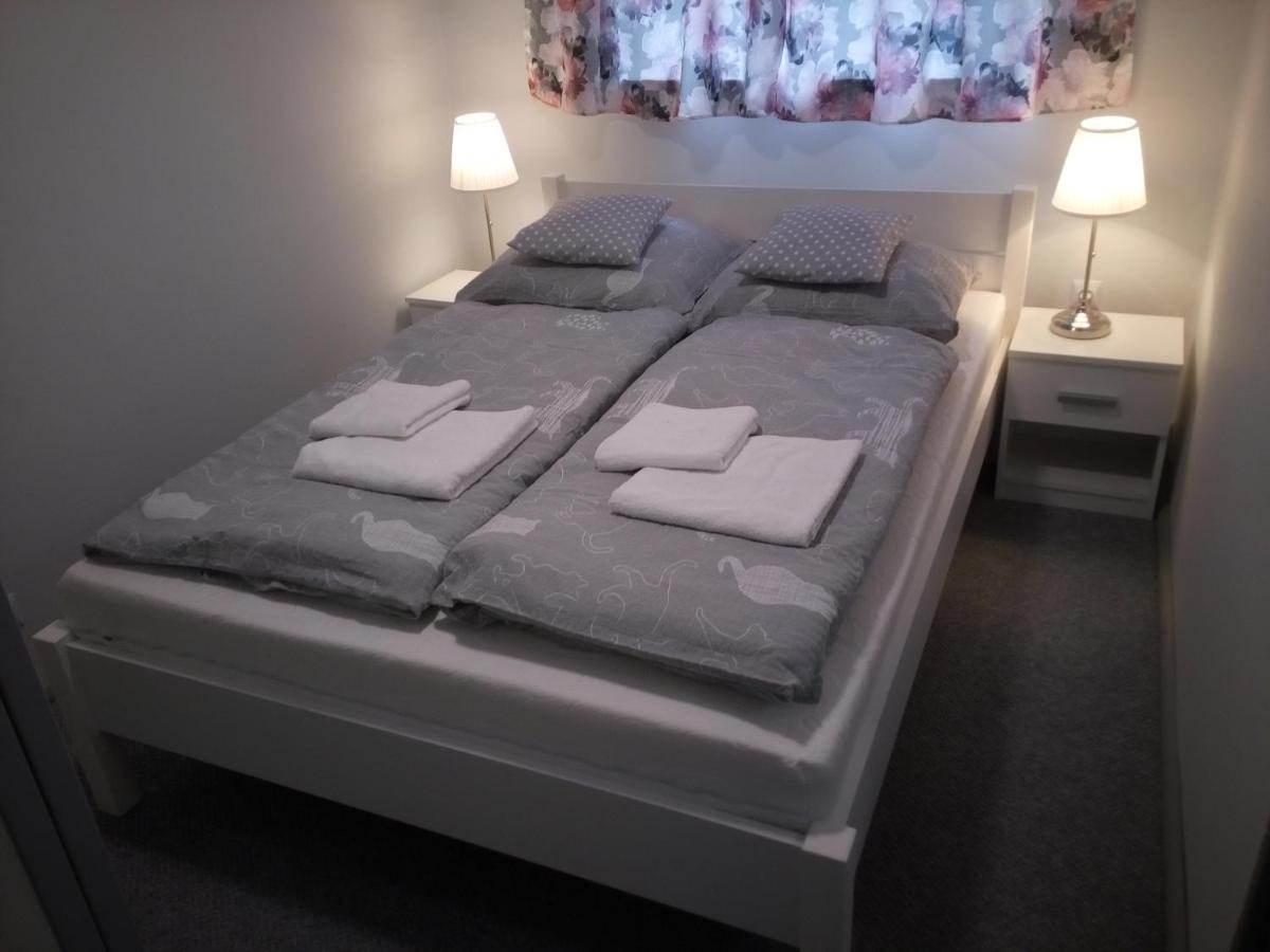 Apartamenty i pokoje Pluszak - Housity