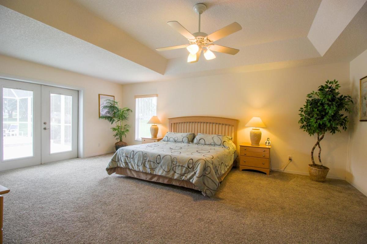 Spacious modern pool home, Family & Golf trips - 4727 home - Housity