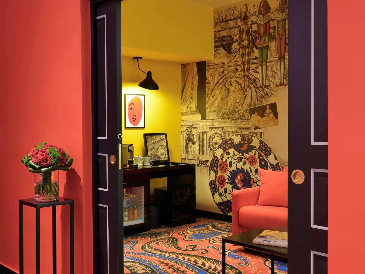 Coin salon dans l'établissement Jules César Hotel & Spa Arles - MGallery Collection