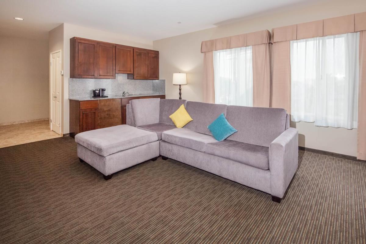 La Quinta by Wyndham Inglewood - Housity
